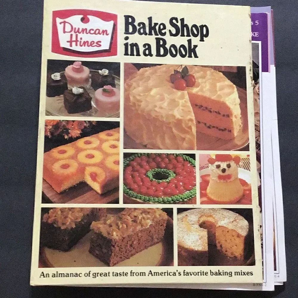 Cookbook Duncan Hines bake shop in a book From estate sale with notations